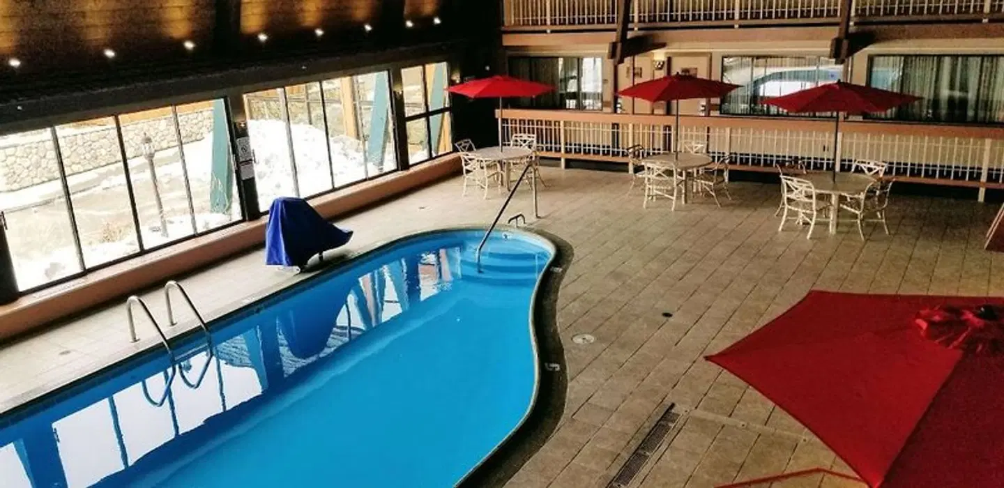Best Western Sheridan Center OUTDOOR_POOL