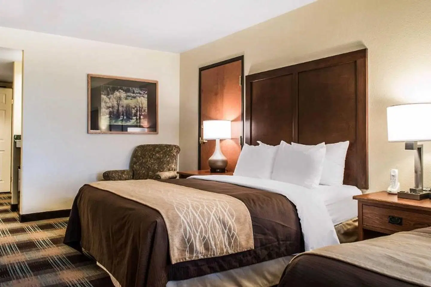 Comfort Inn & Suites ROOM_EXAMPLE