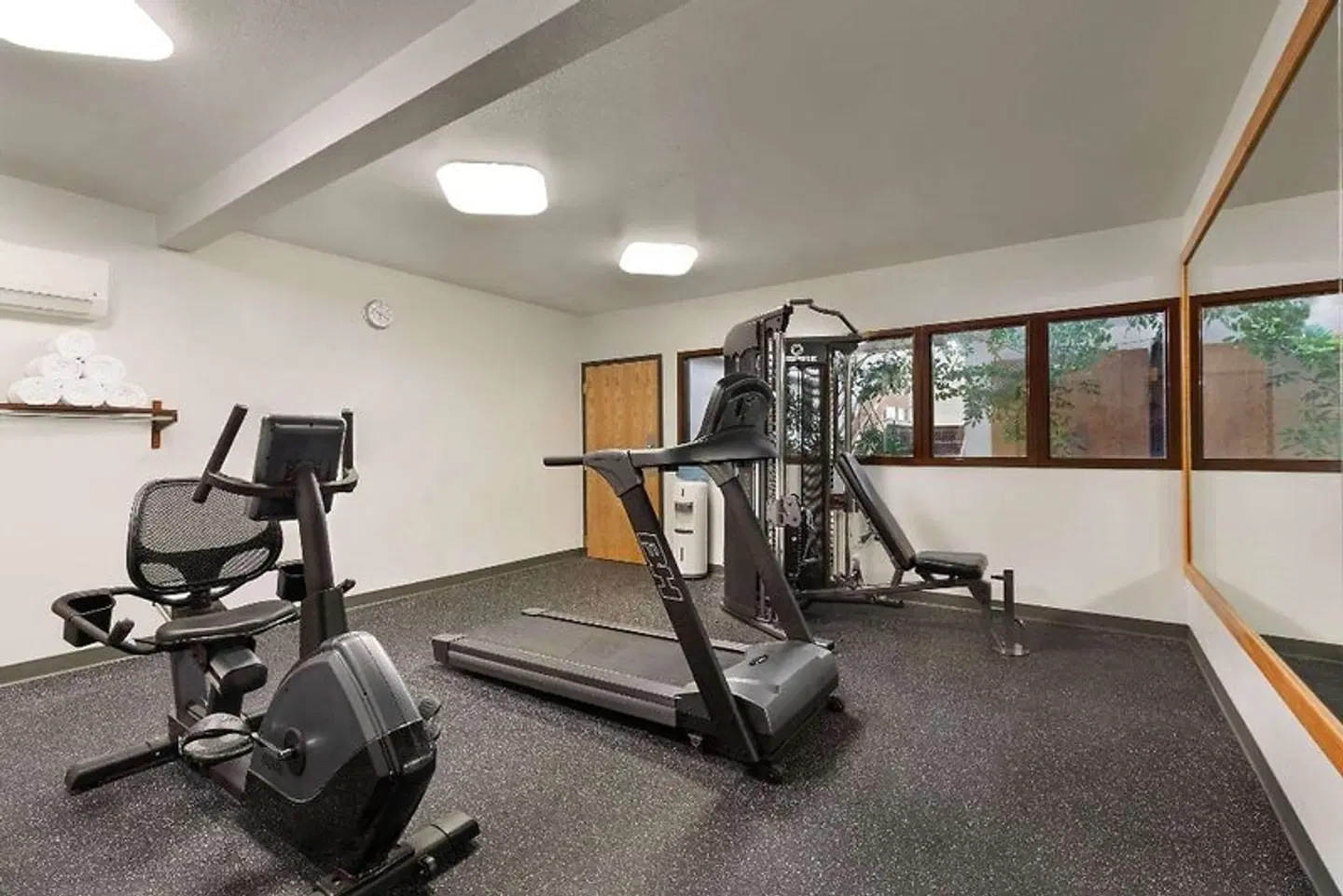 Super 8 by Wyndham Columbus SPORTS_AND_LEISURE