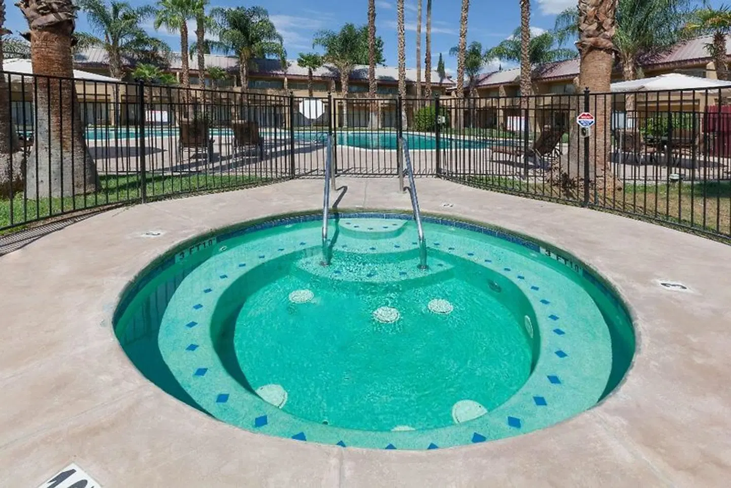 Days Inn by Wyndham Bakersfield HEALTH_BEAUTY