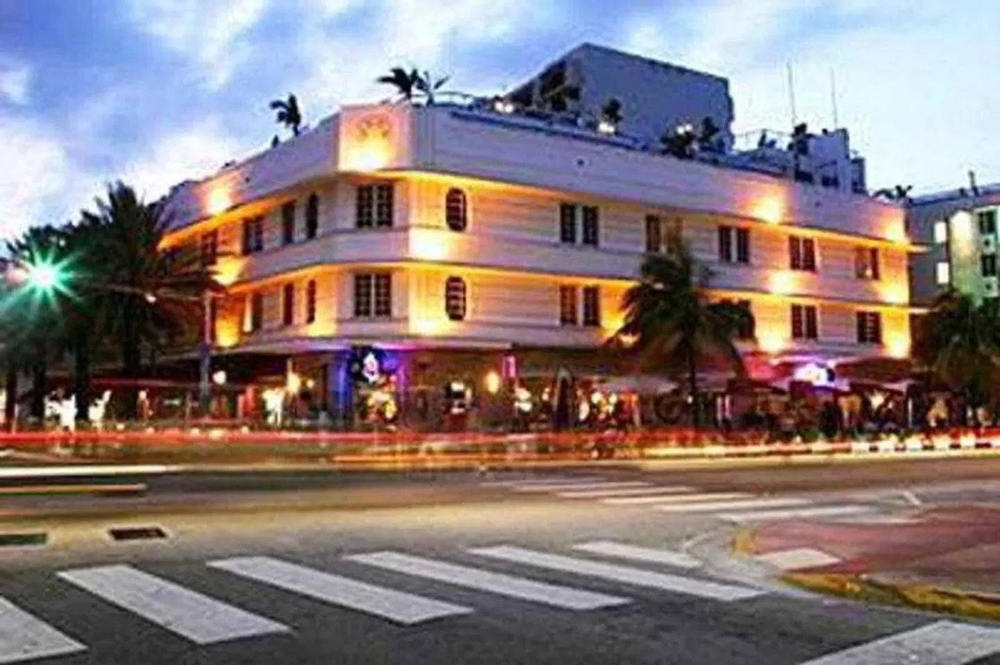 Bentley Hotel South Beach EXTERIOR