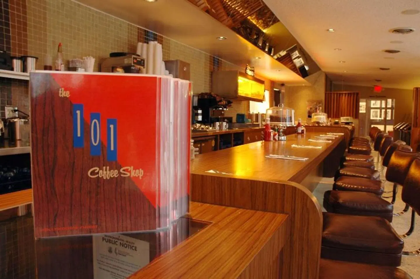 Best Western PLUS Hollywood Hills Bar