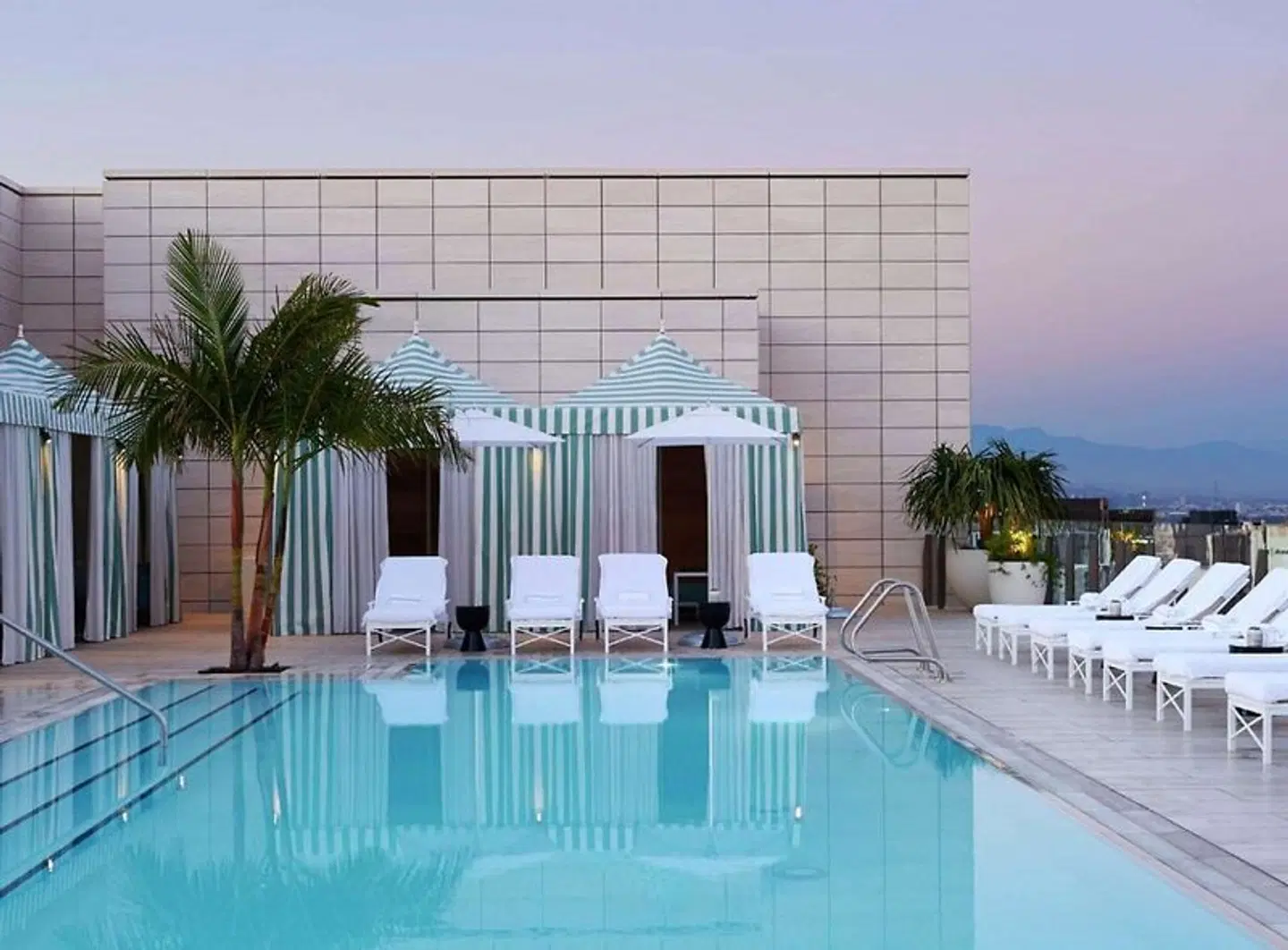 Waldorf Astoria Beverly Hills OUTDOOR_POOL