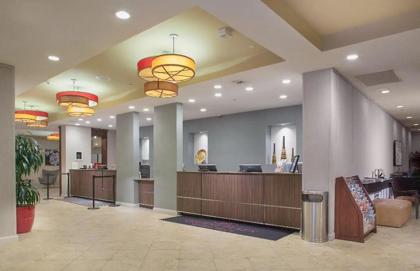 Crowne Plaza Hotel Ventura Beach LOUNGE_LOBBY