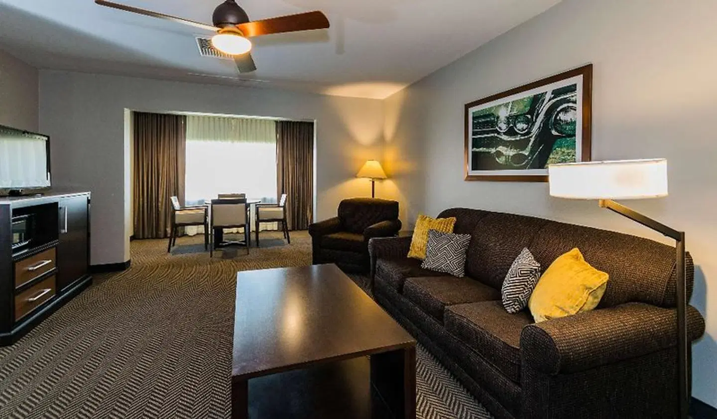 Wyndham Garden Ventura  Pierpont Inn ROOM_EXAMPLE