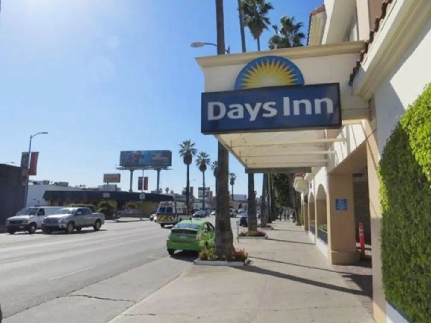 Days Inn by Wyndham Hollywood Near Universal Studios EXTERIOR