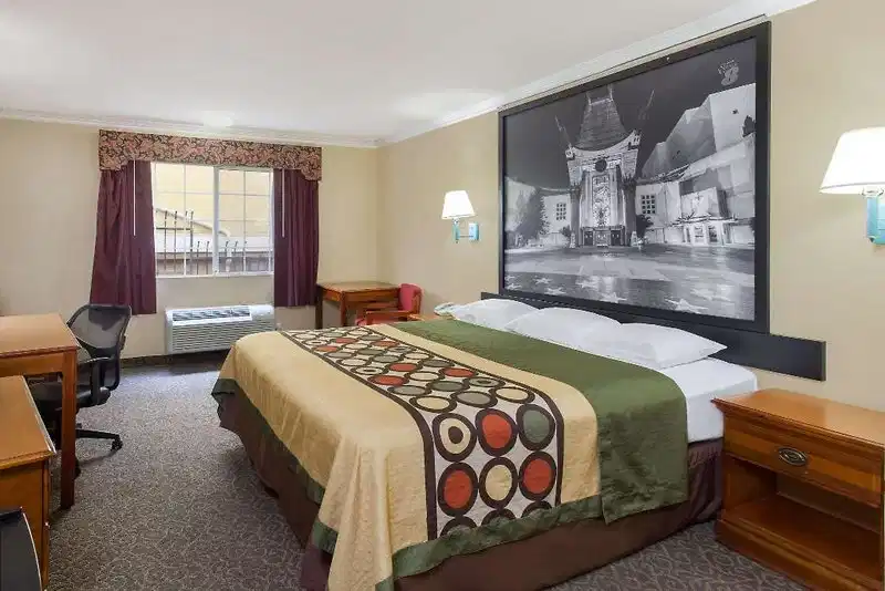 Super 8 by Wyndham Los Angeles Downtown – Hotelfoto