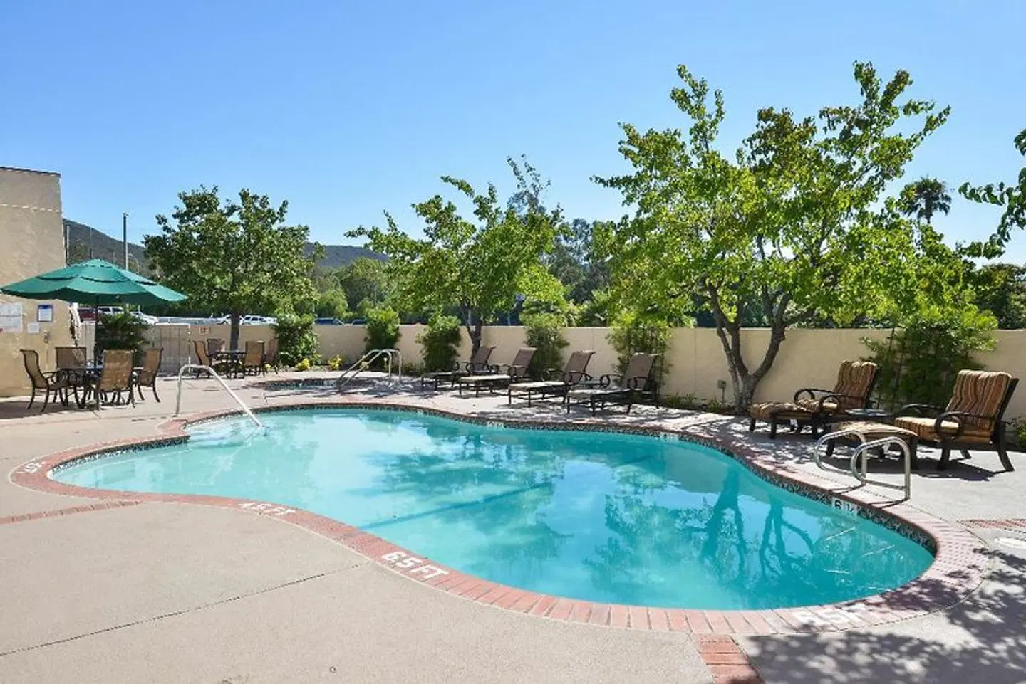Best Western Plus Thousand Oaks Inn OUTDOOR_POOL