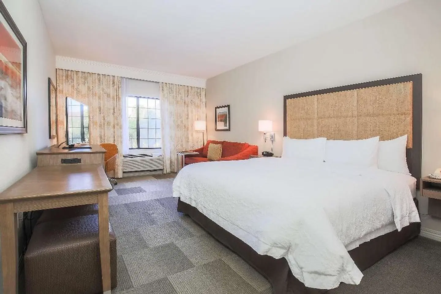 Hampton Inn & Suites Camarillo ROOM_EXAMPLE