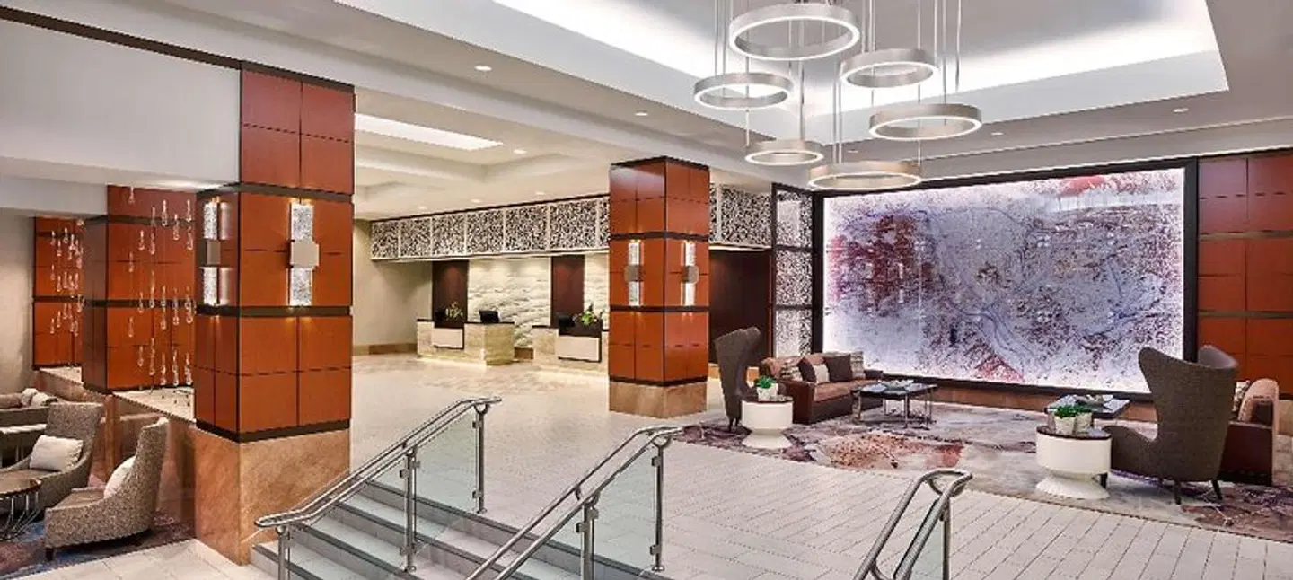 Hilton Los Angeles North-Glendale & Executive Meeting Center Bar