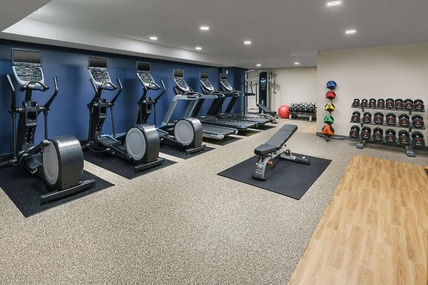 Hampton Inn & Suites Baltimore Inner Harbor SPORTS_AND_LEISURE