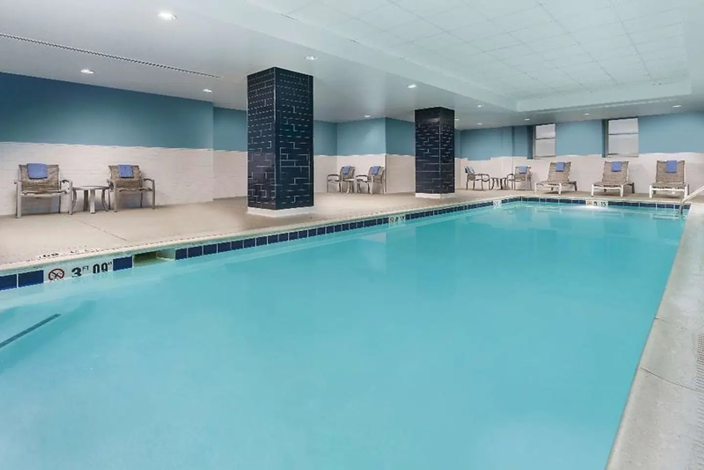 Hampton Inn & Suites Baltimore Inner Harbor Hallenbad