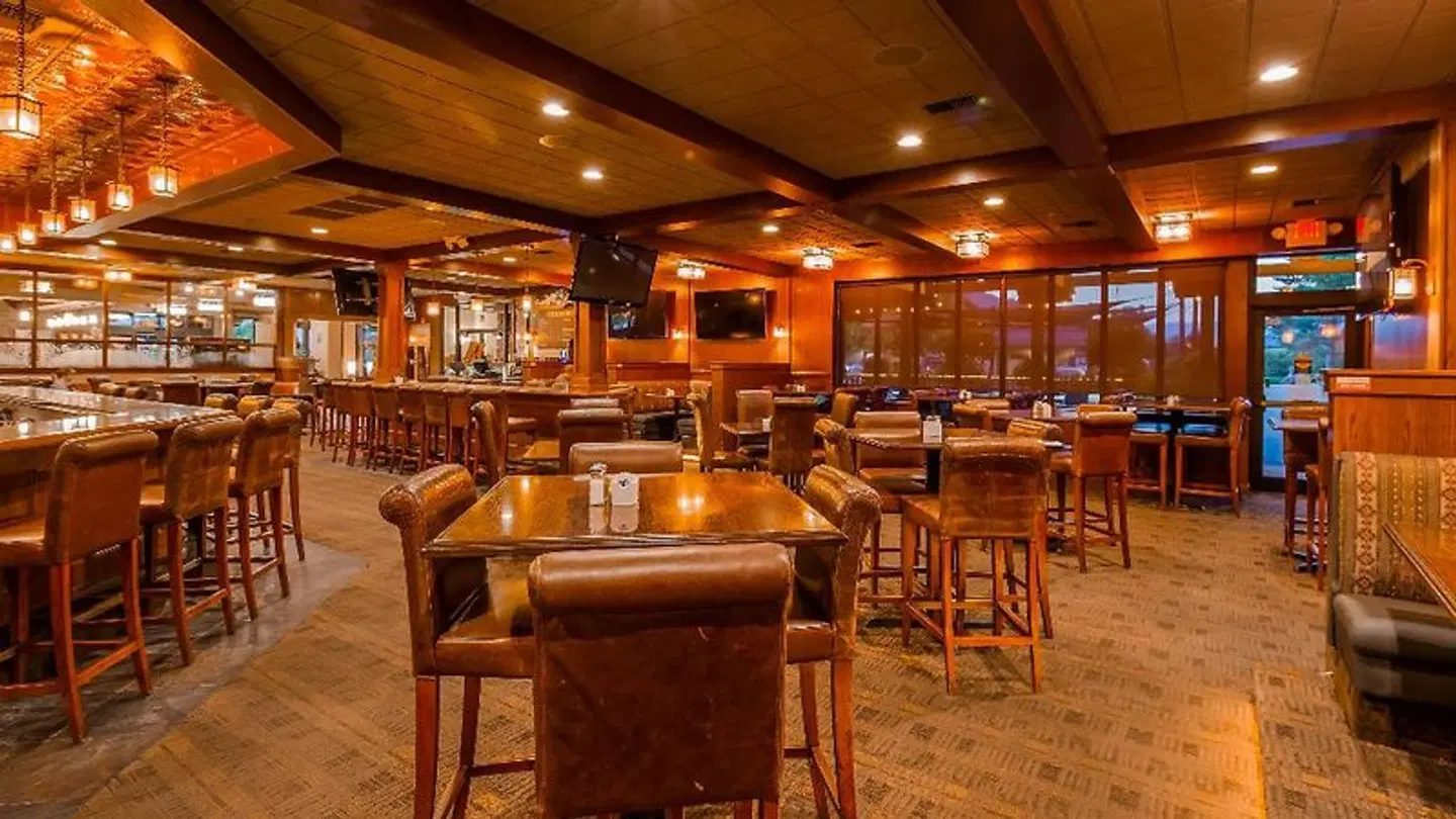 Best Western PLUS GranTree Inn Bar