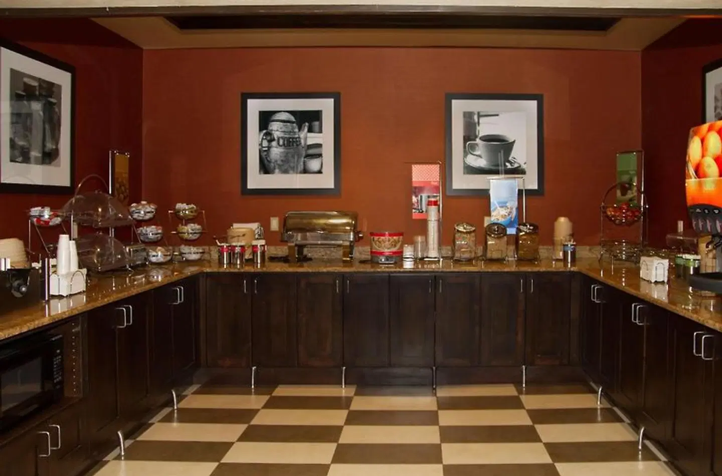 Hampton Inn Cedar City Bar