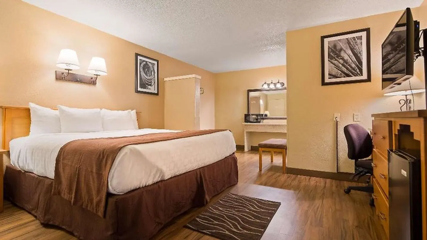 Best Western Turquoise Inn & Suites ROOM_EXAMPLE
