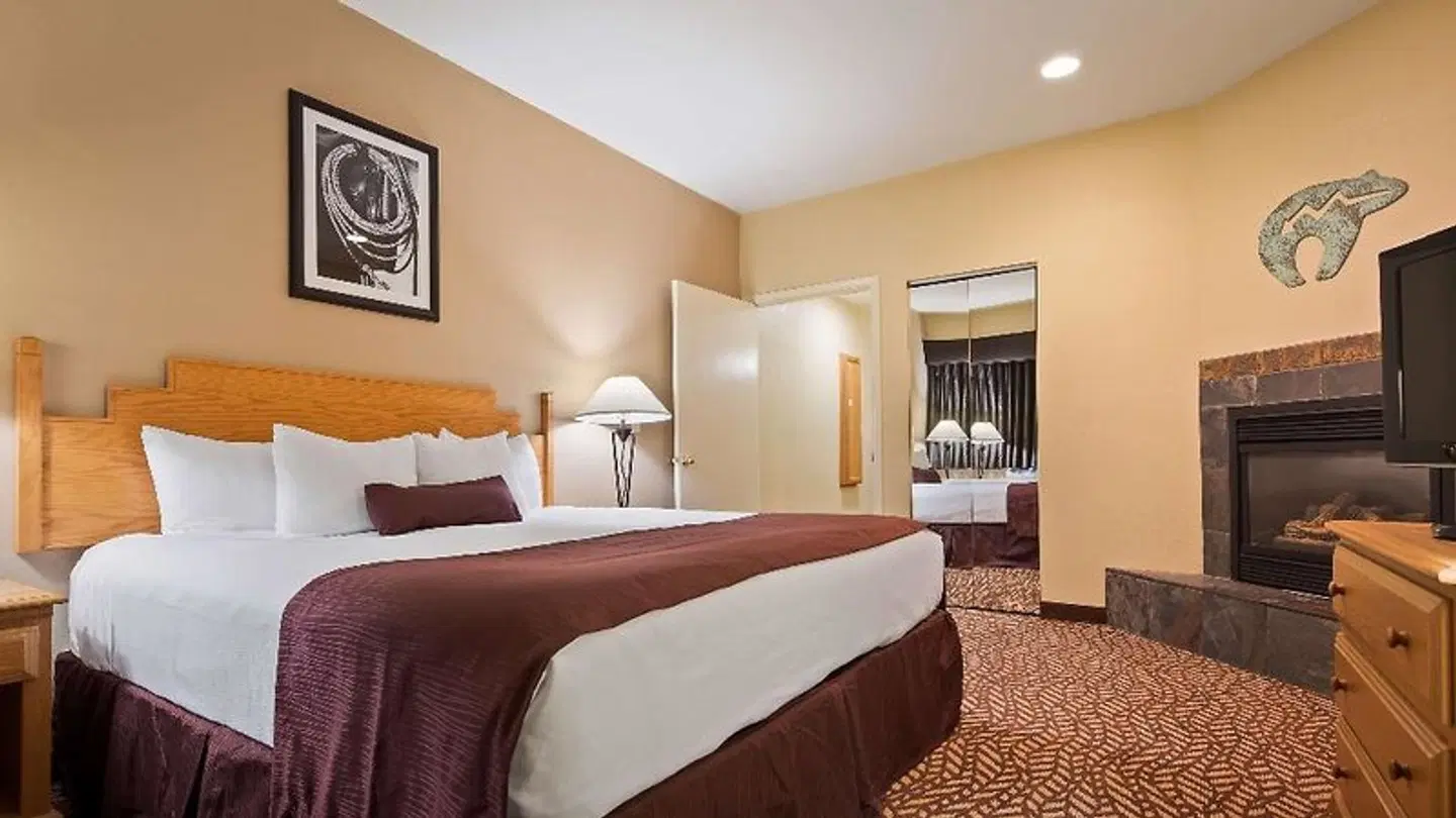 Best Western Turquoise Inn & Suites ROOM_EXAMPLE