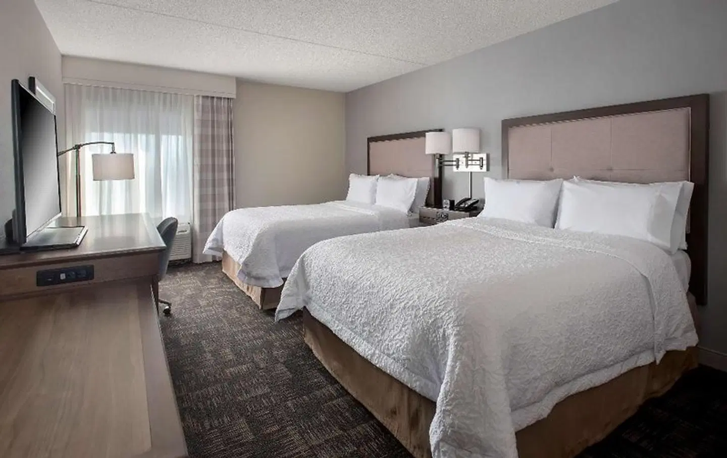 Hampton Inn Boston-Logan Airport ROOM_EXAMPLE
