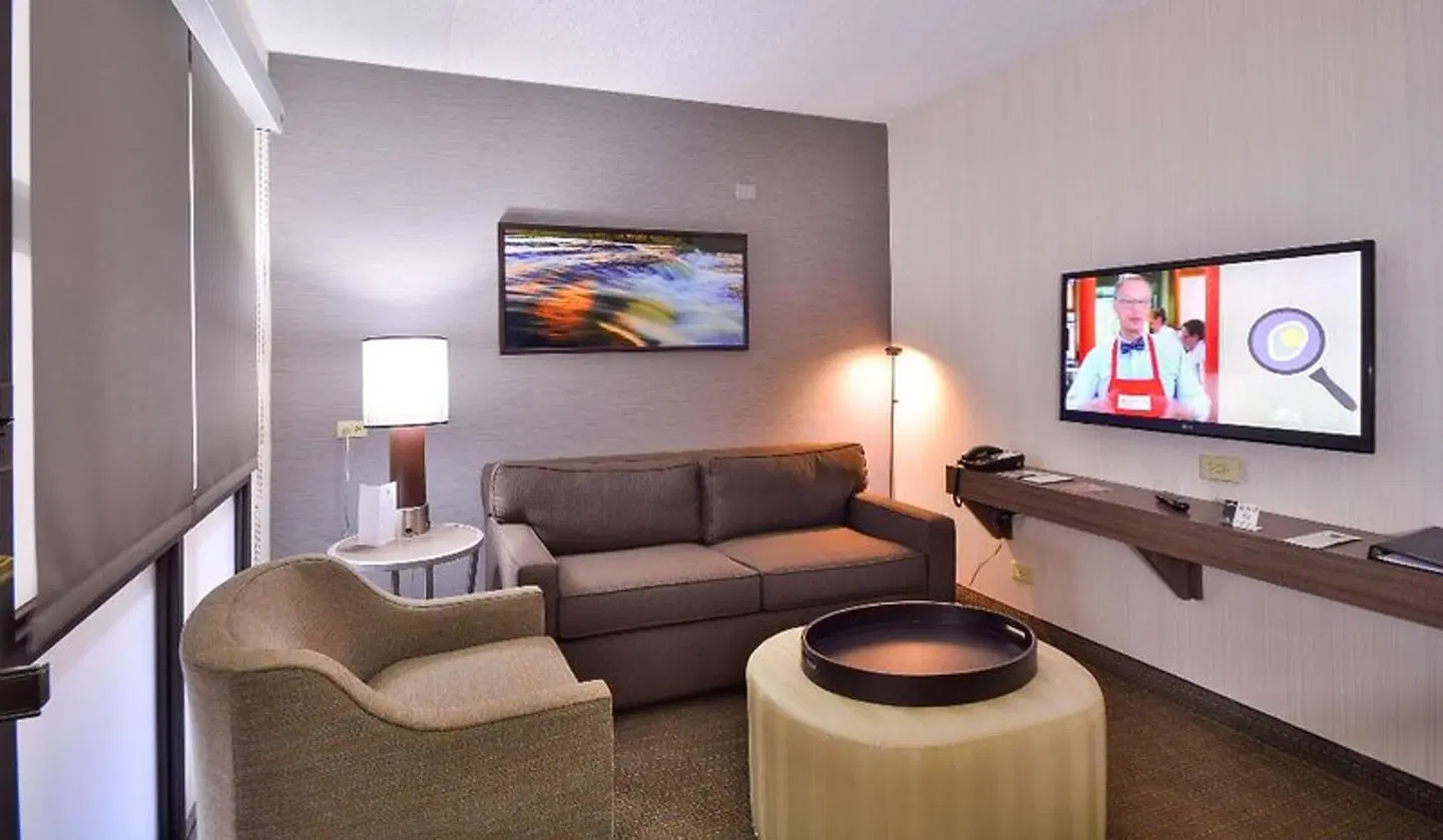 Embassy Suites by Hilton Denver Stapleton ROOM_EXAMPLE