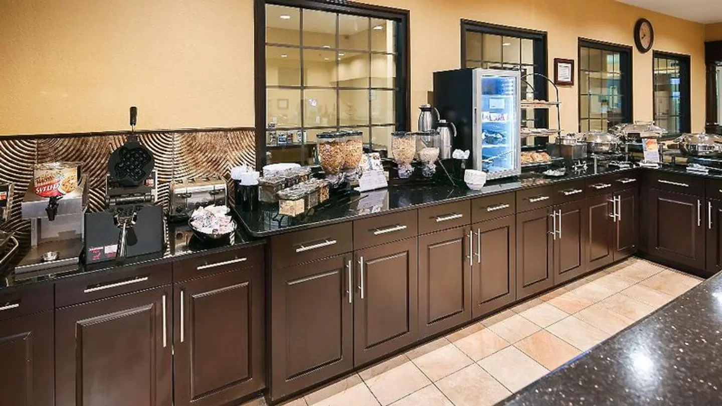 Best Western Plus DFW Airport Suites Restaurant