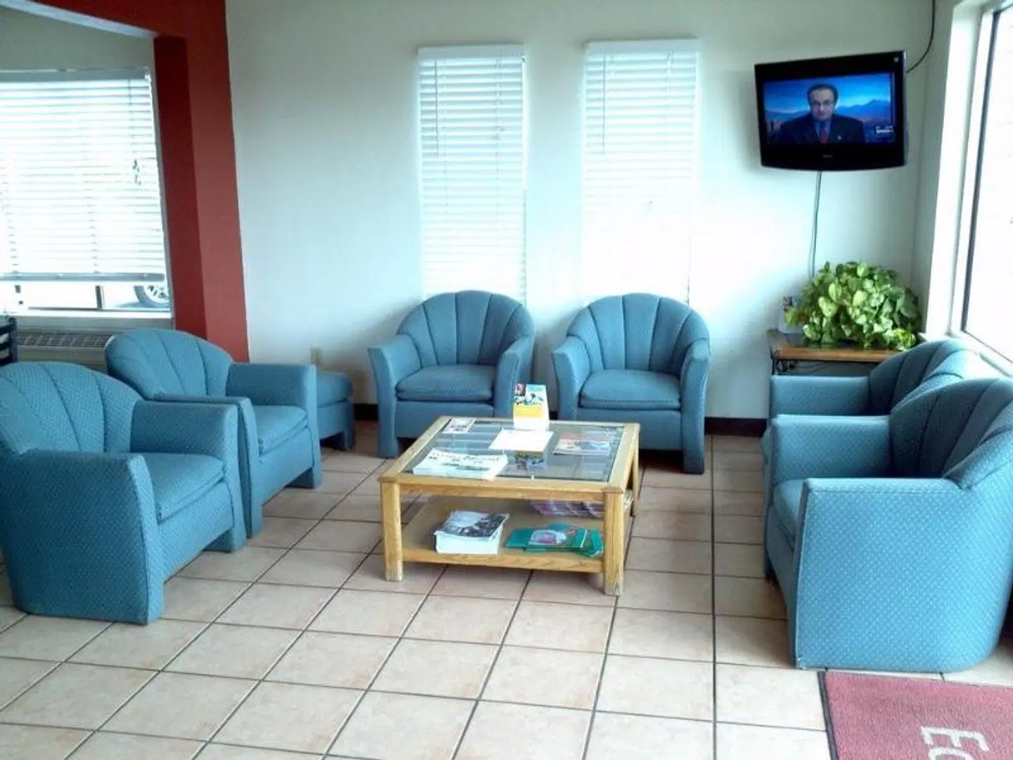 Econo Lodge Cortez LOUNGE_LOBBY