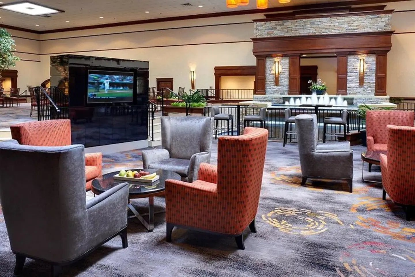 DoubleTree by Hilton Dearborn Bar