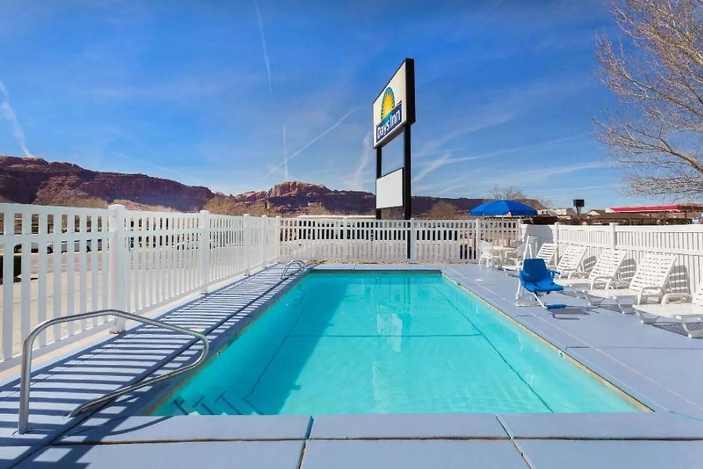 Days Inn by Wyndham Moab OUTDOOR_POOL