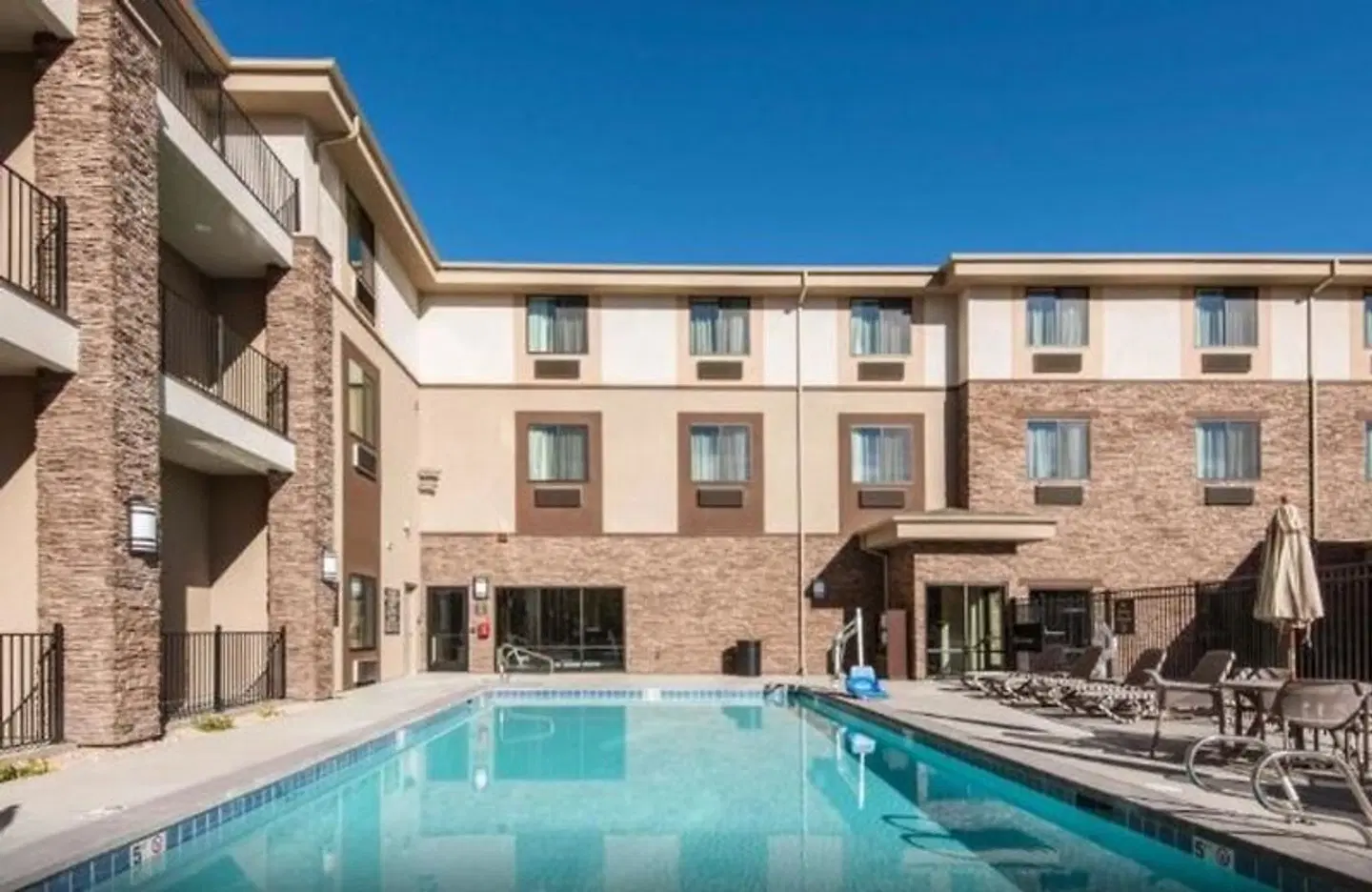 Sleep Inn & Suites Moab near Arches National Park OUTDOOR_POOL
