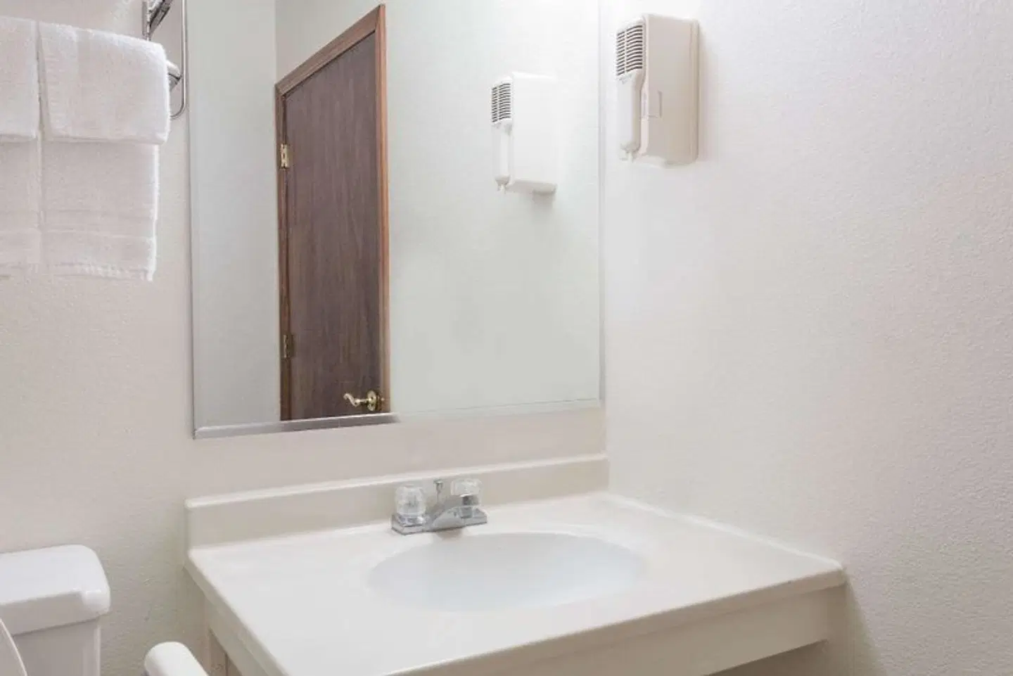 Super 8 by Wyndham Colorado Springs/Chestnut Street Badezimmer