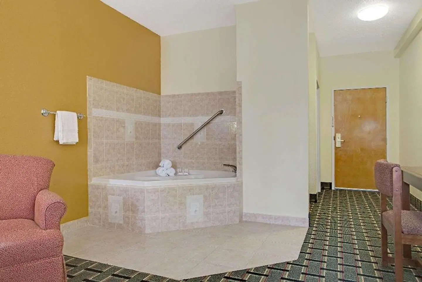 Super 8 by Wyndham Daytona Beach HEALTH_BEAUTY