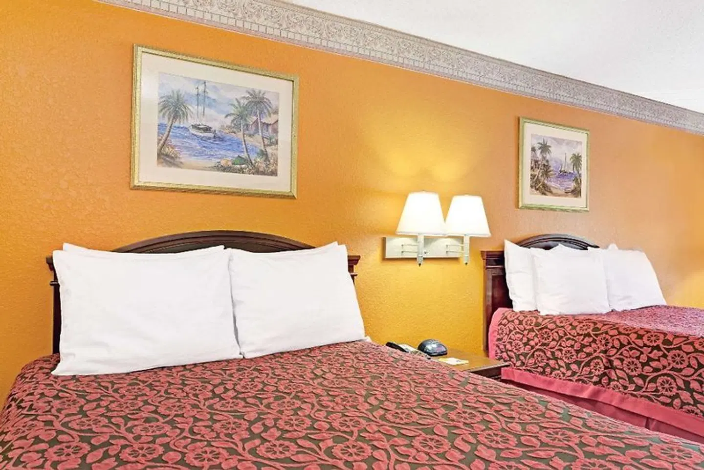 Days Inn by Wyndham Daytona Beach Downtown ROOM_EXAMPLE