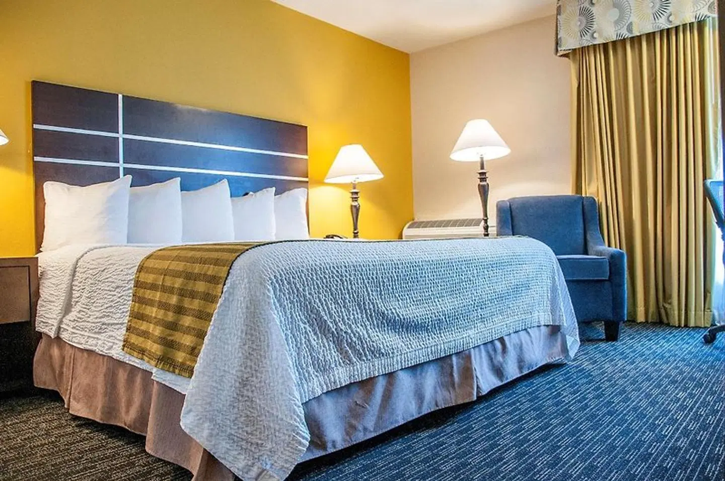 Best Western Village Inn ROOM_EXAMPLE