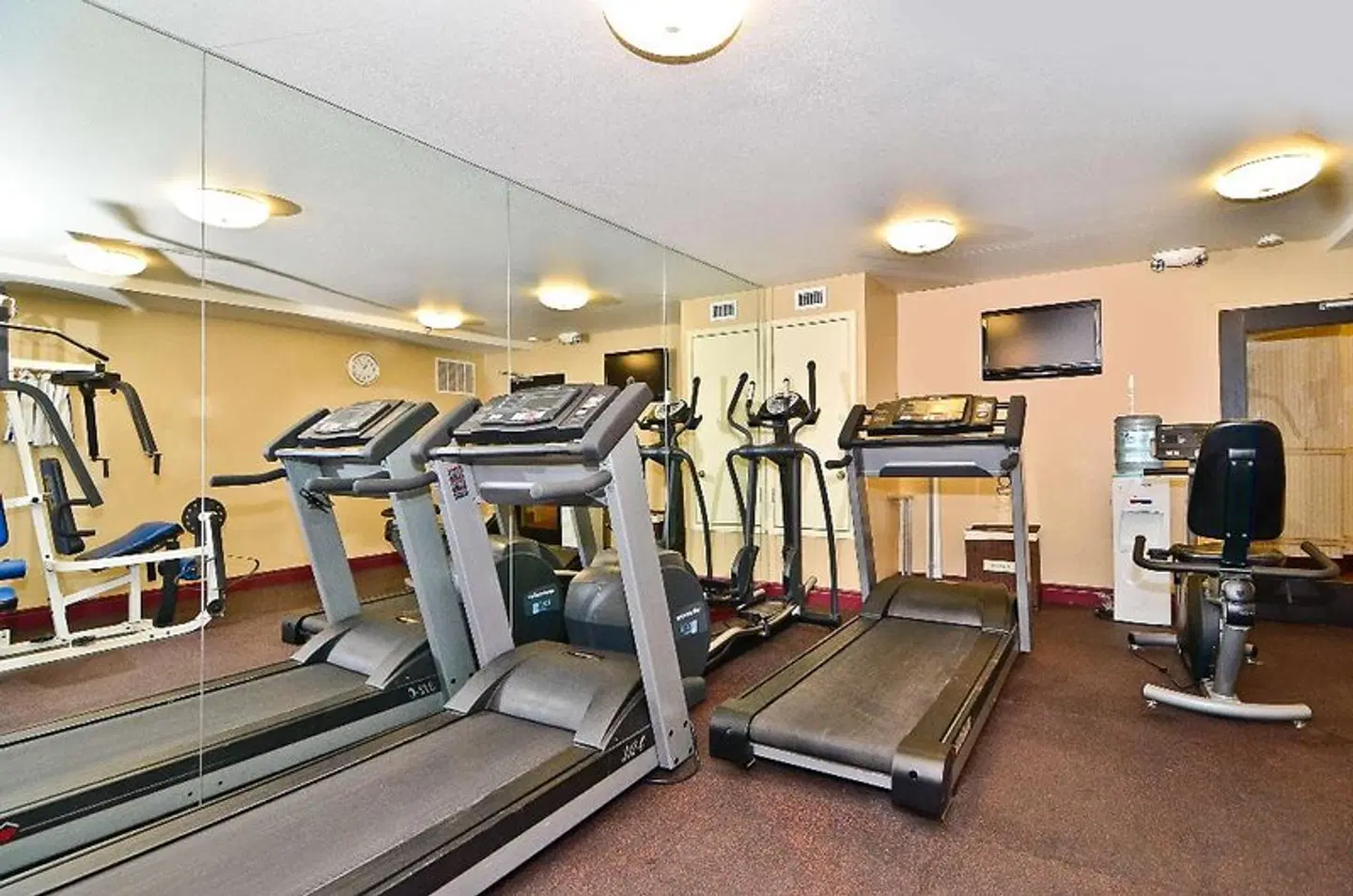 Best Western Plus High Sierra Hotel SPORTS_AND_LEISURE