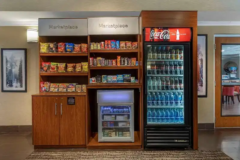 Comfort Suites Visalia - Convention Center – Hotelfoto