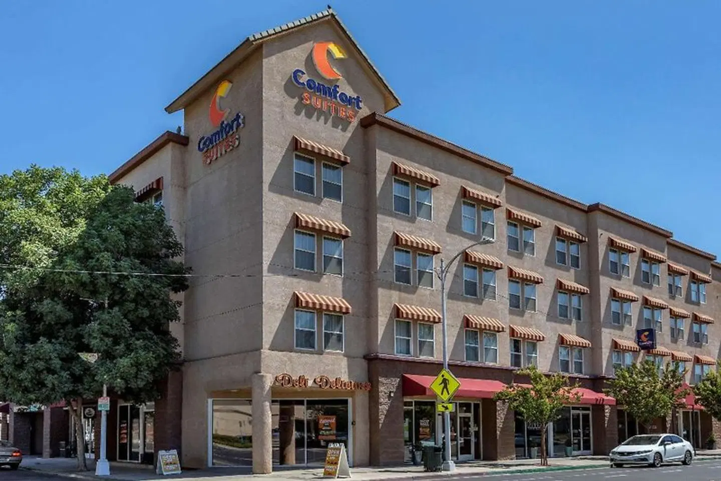 Comfort Suites Visalia - Convention Center EXTERIOR