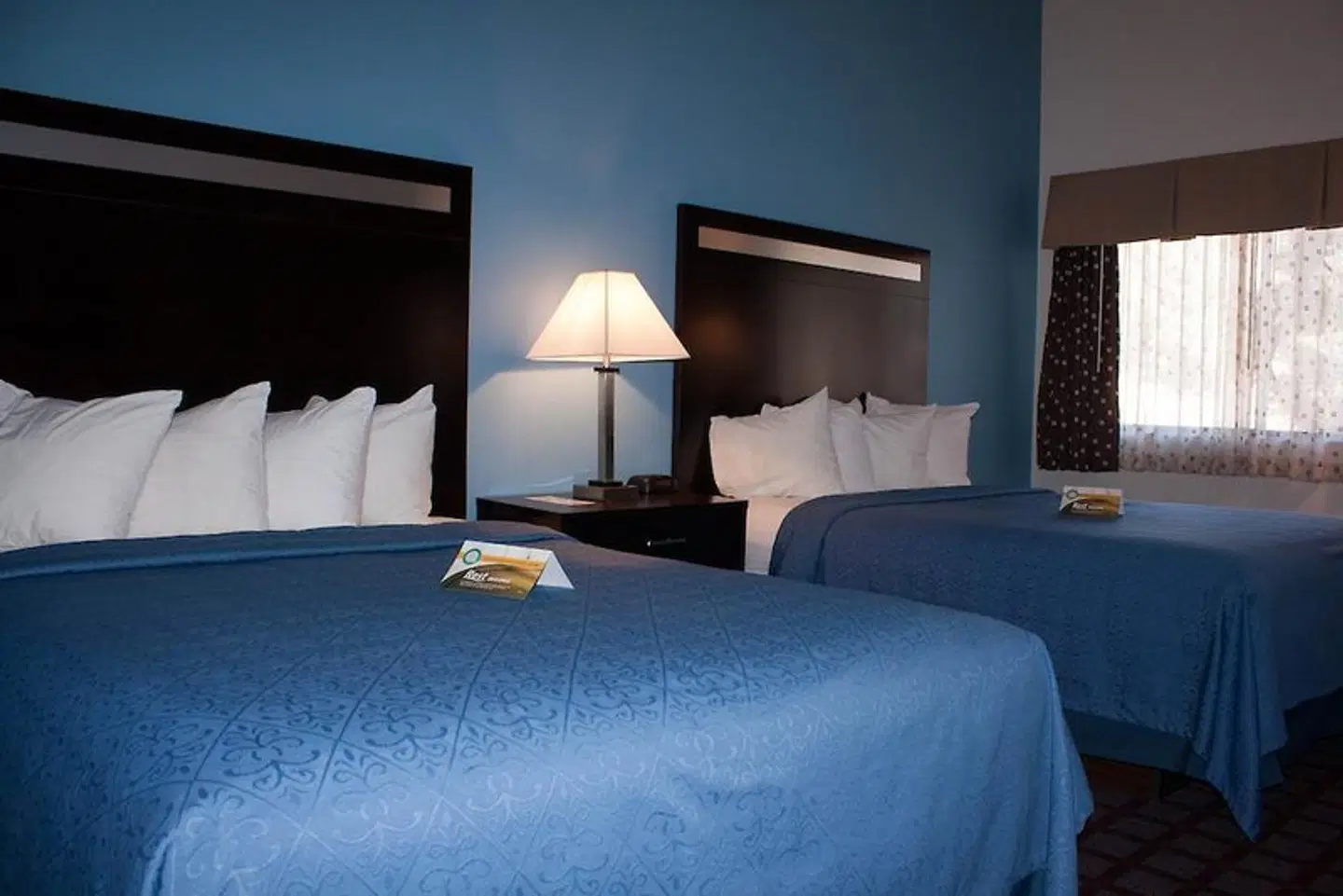 Quality Inn near Mammoth Mountain Ski Resort ROOM_EXAMPLE