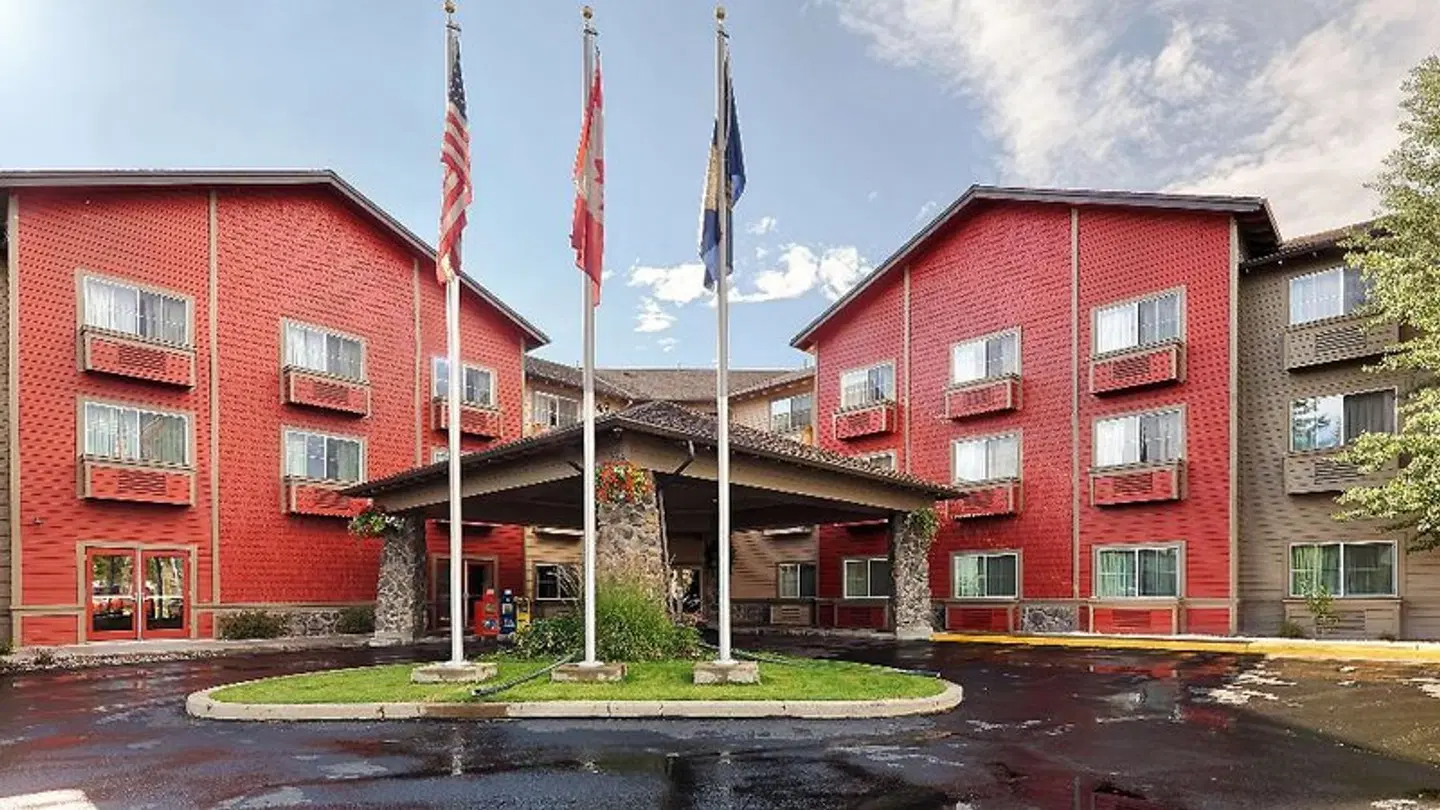 Best Western Rocky Mountain Lodge EXTERIOR