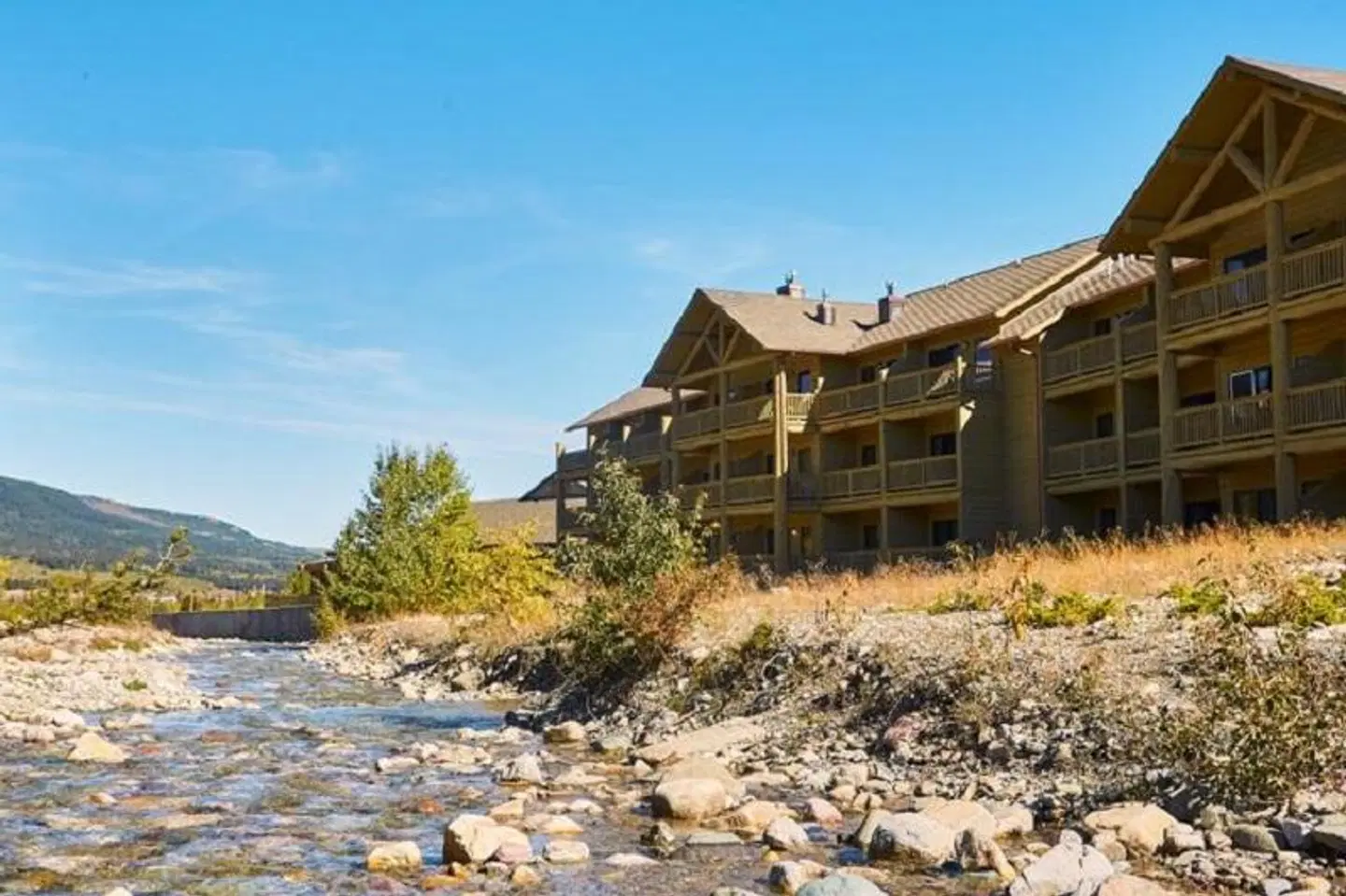 St. Mary Lodge and Resort EXTERIOR
