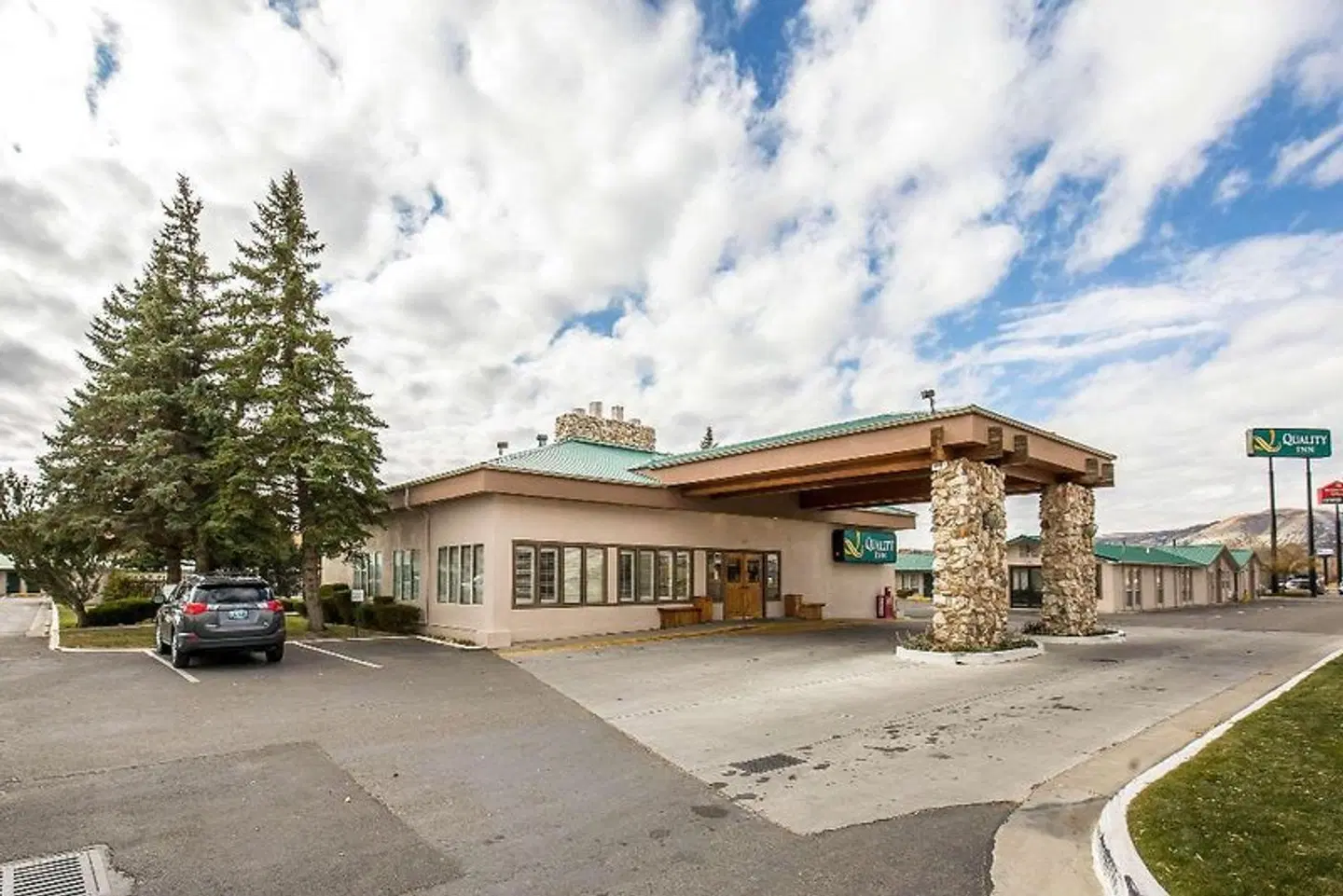 Quality Inn Rock Springs EXTERIOR