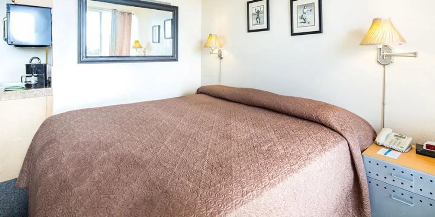 Castle Waikiki Grand Hotel ROOM_EXAMPLE