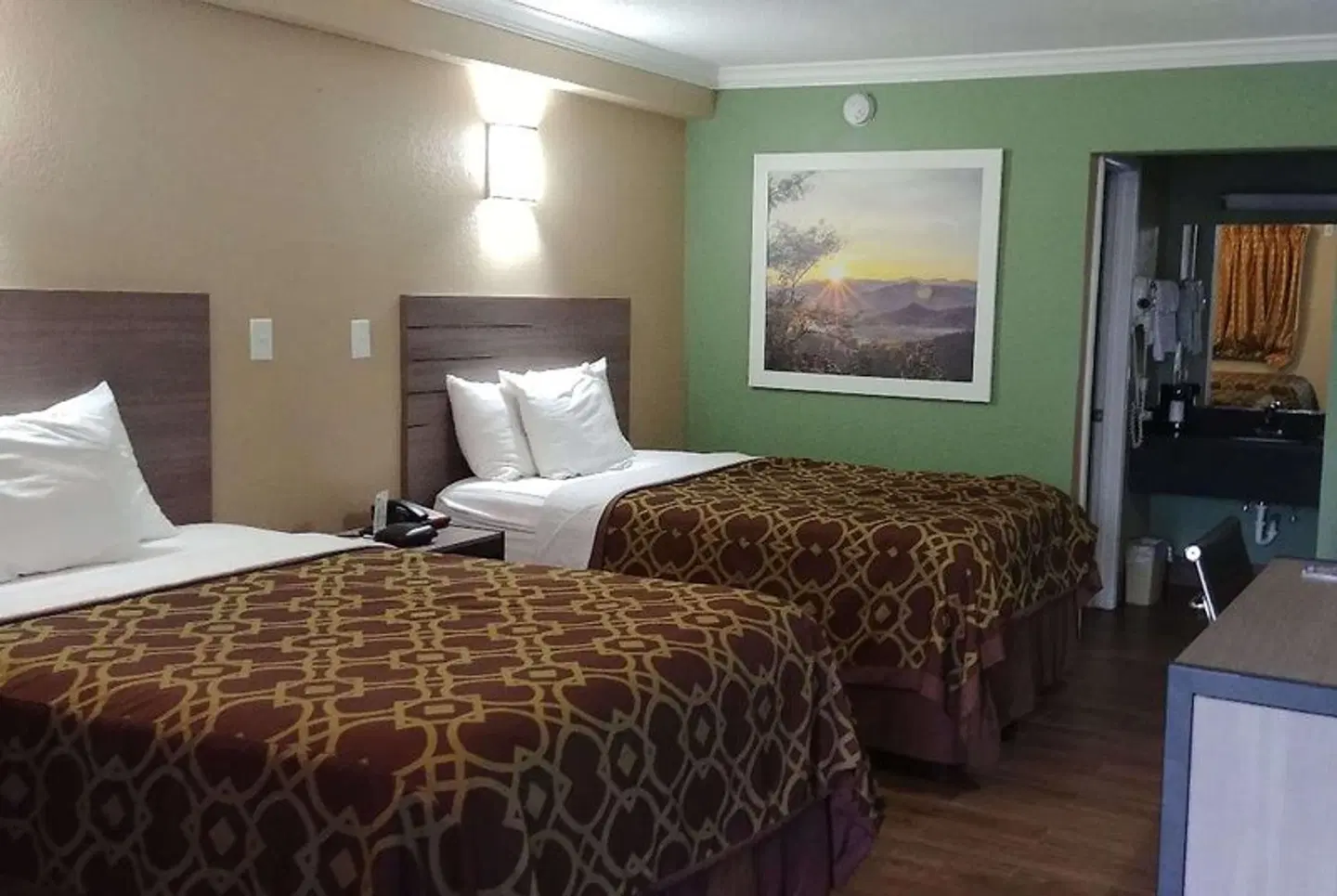 Days Inn by Wyndham Houston East ROOM_EXAMPLE
