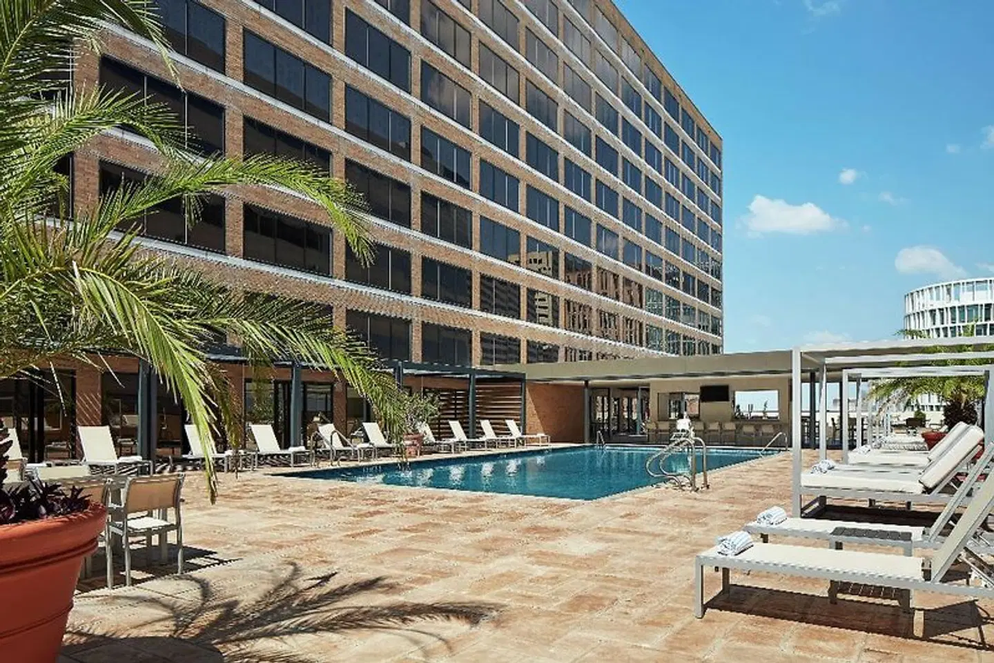 Hilton Houston Plaza/Medical Center OUTDOOR_POOL