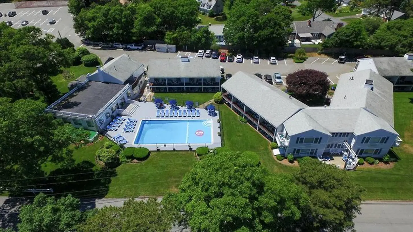 Blue Rock Resort EXTERIOR