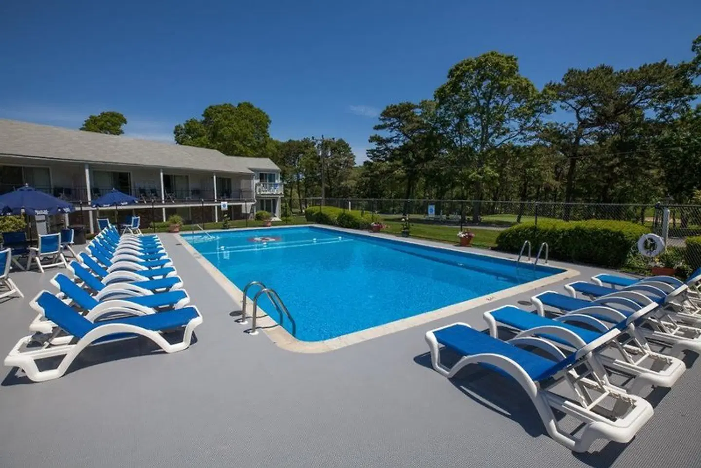 Blue Rock Resort OUTDOOR_POOL