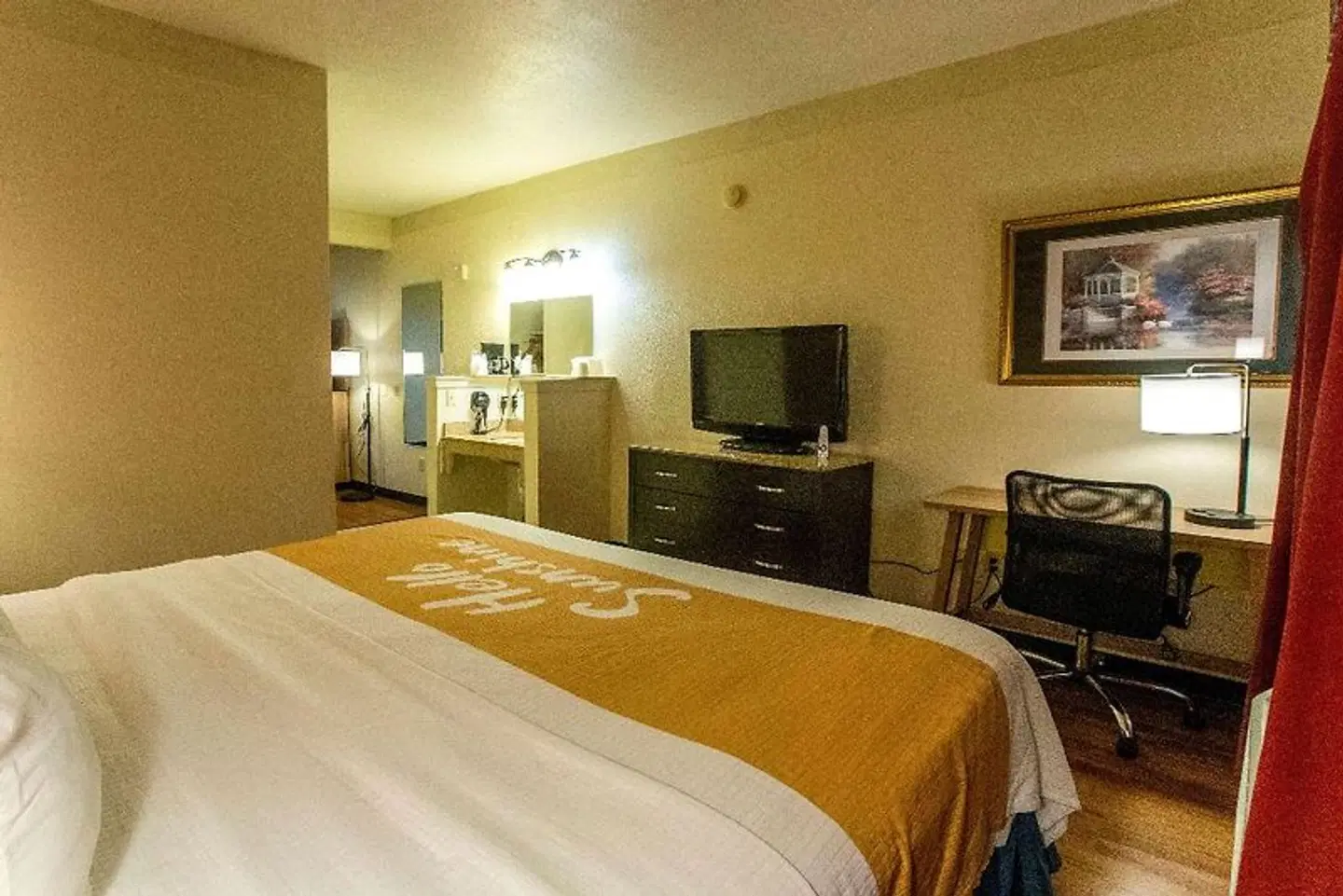 Days Inn & Suites by Wyndham Houston North/Aldine ROOM_EXAMPLE