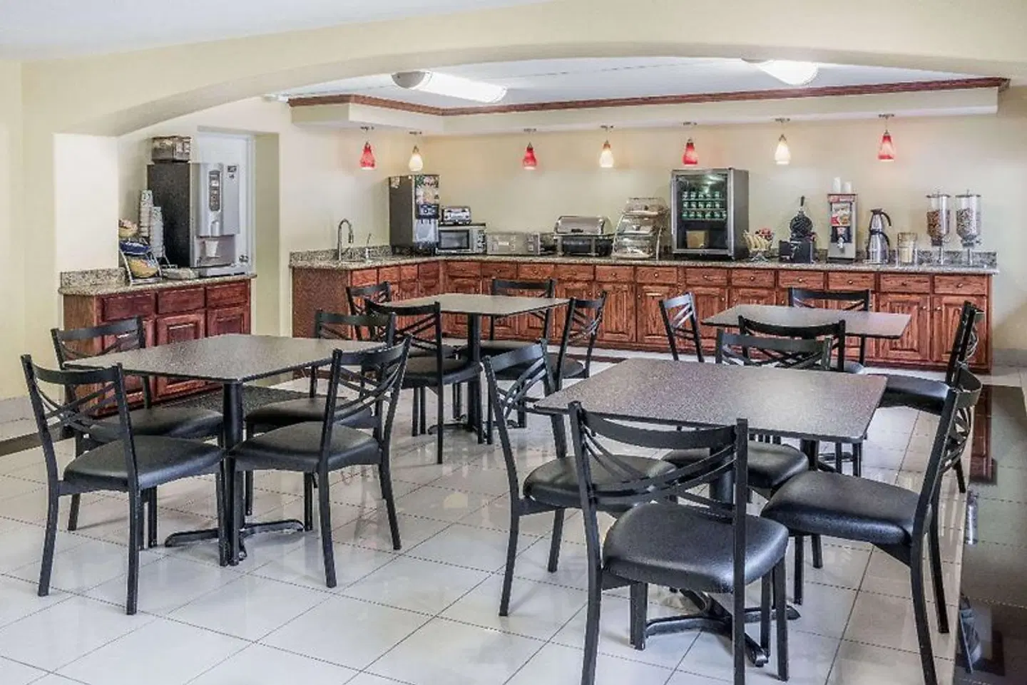 Days Inn by Wyndham Houston Restaurant