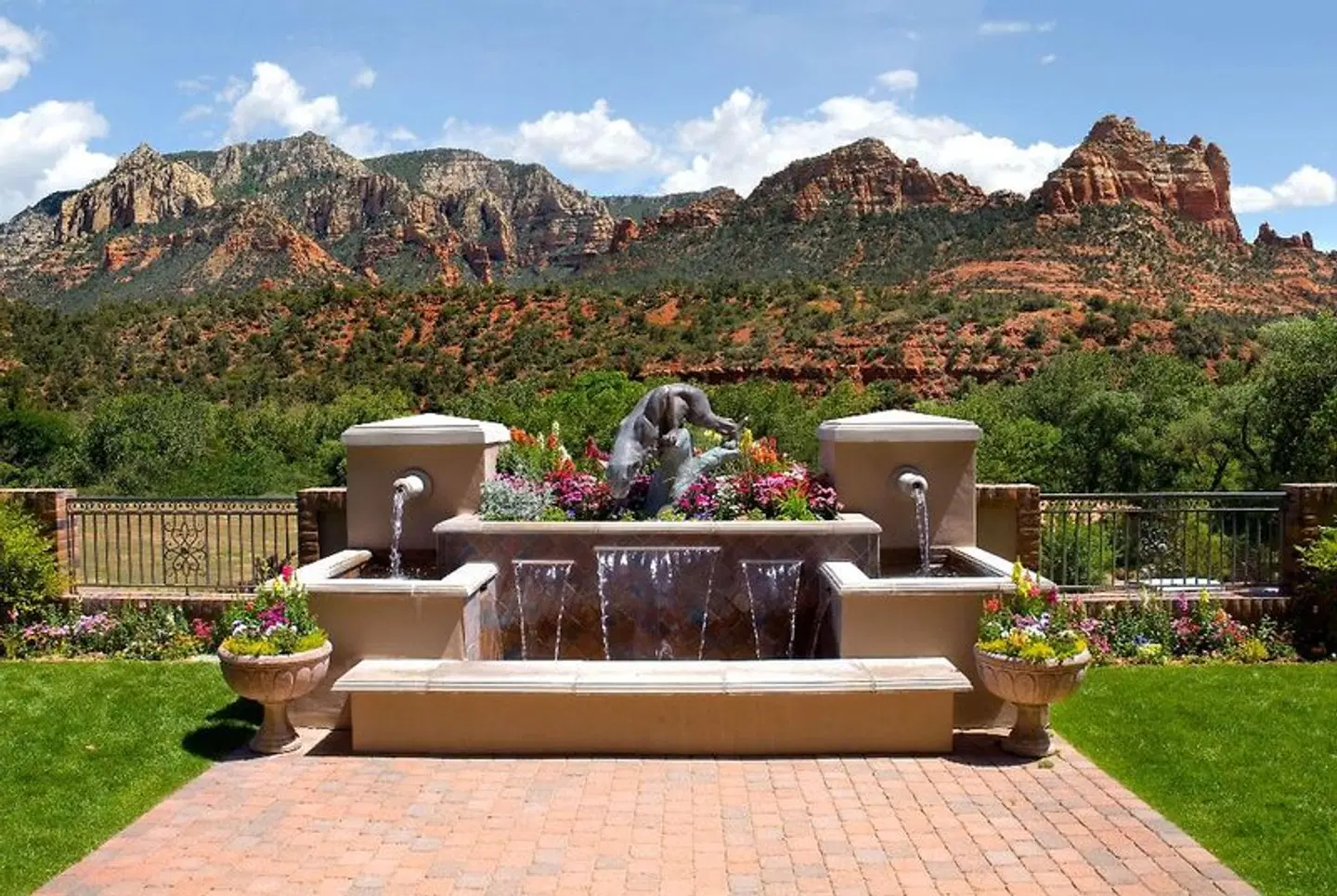Best Western Plus Arroyo Roble Hotel & Creekside Villas Terrasse