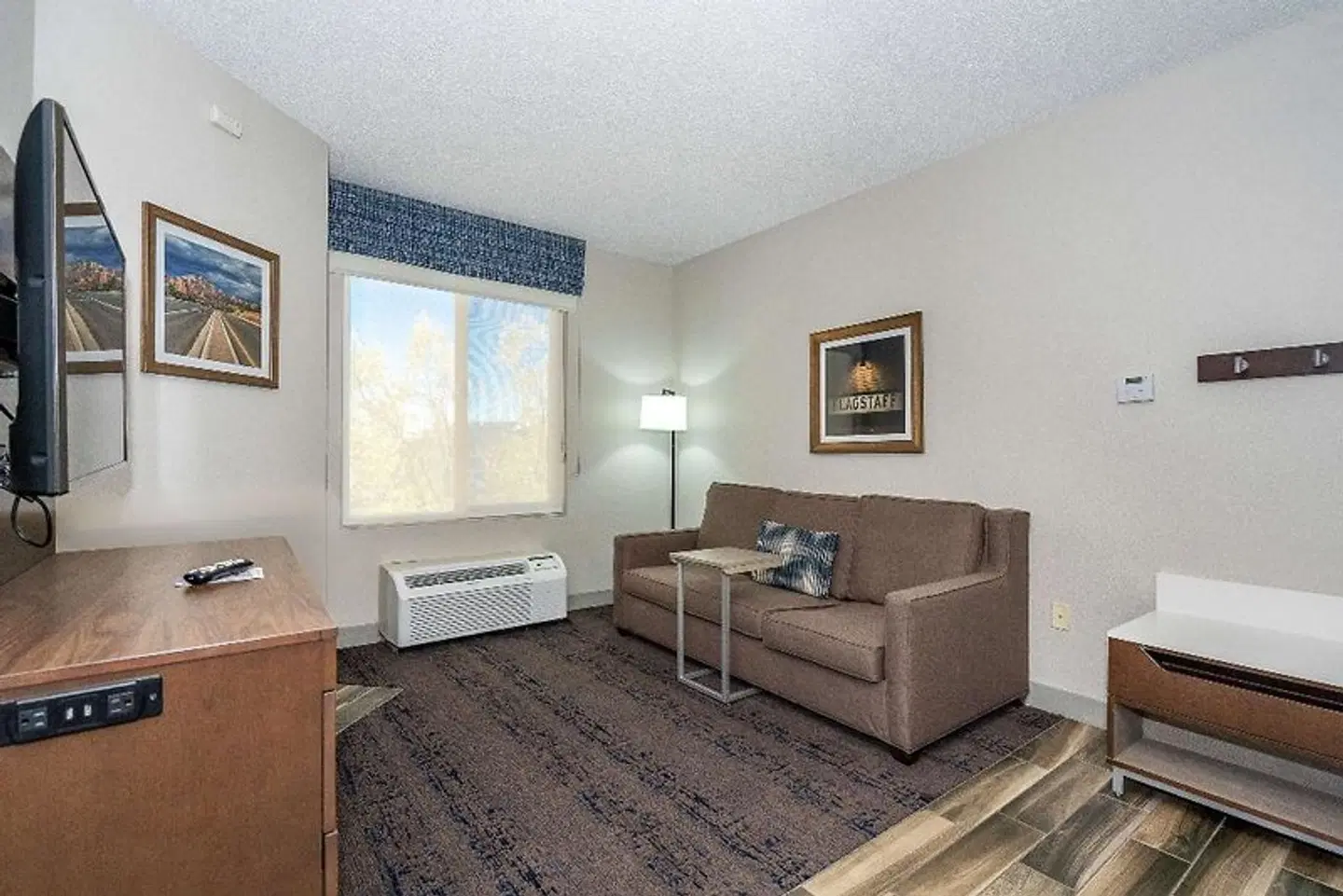 Hampton Inn & Suites Flagstaff ROOM_EXAMPLE