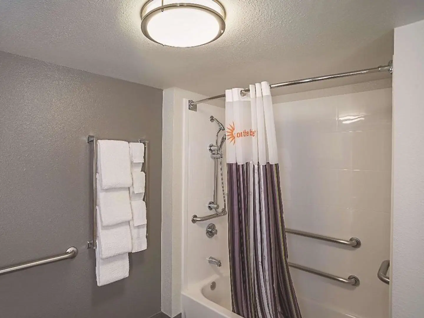 La Quinta Inn & Suites Flagstaff Badezimmer