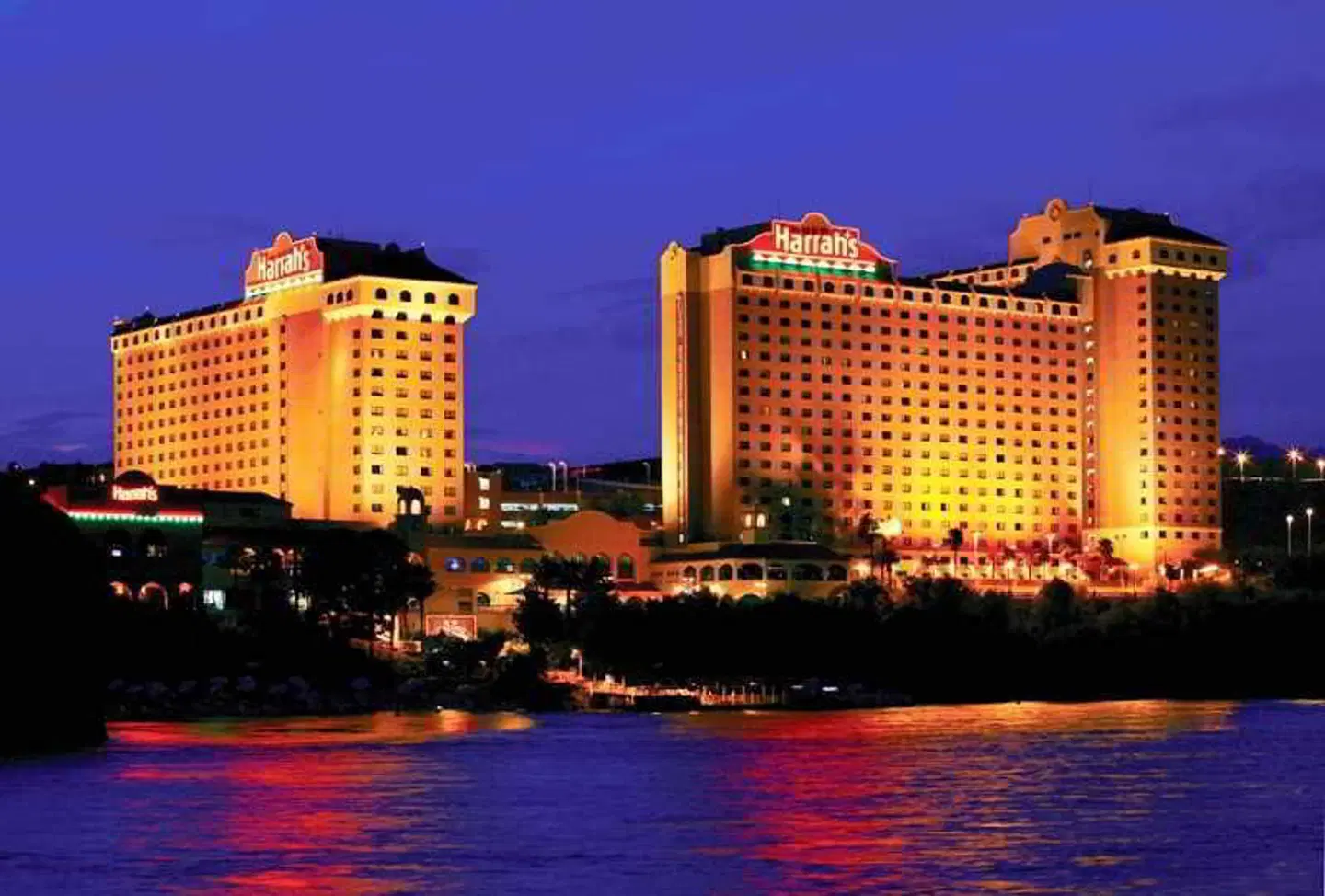 Harrah's Laughlin Beach Resort & Casino EXTERIOR