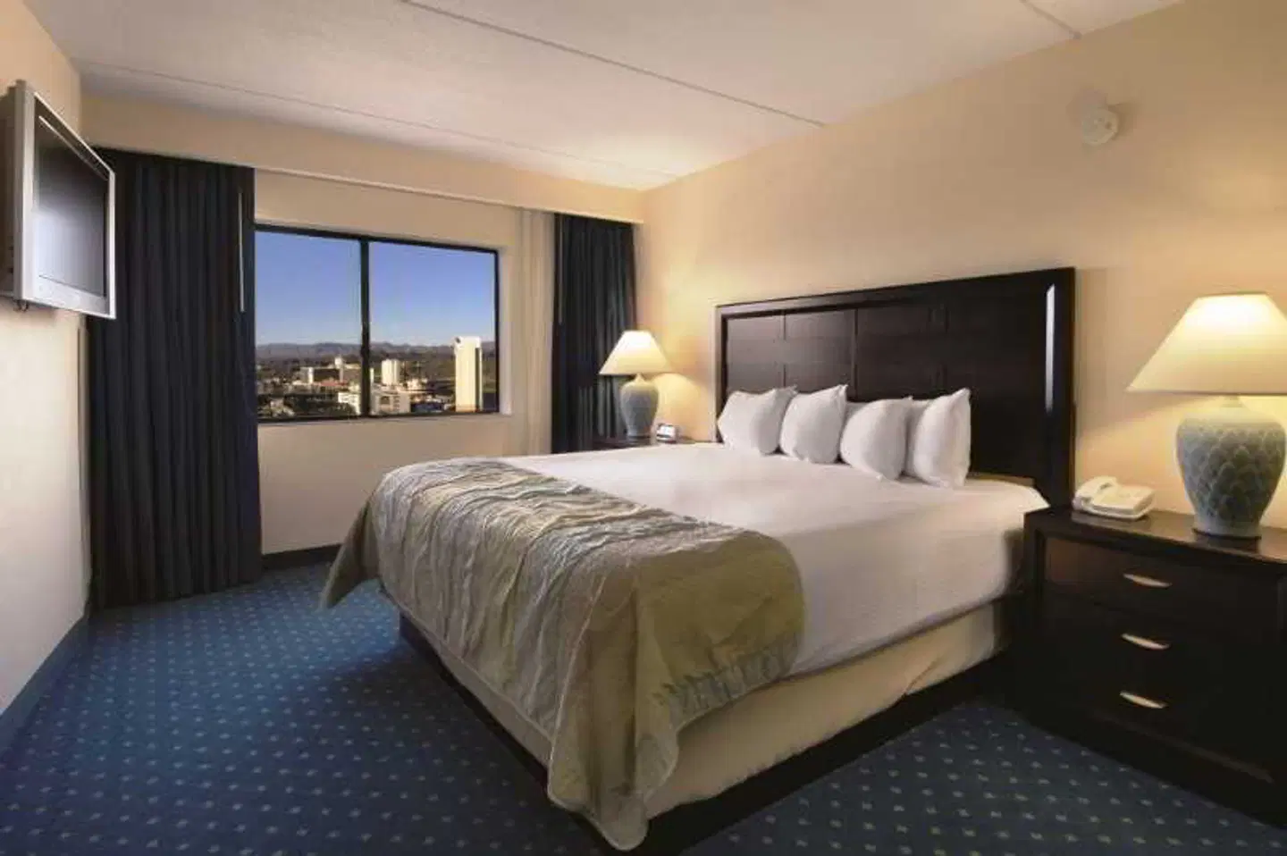 Harrah's Laughlin Beach Resort & Casino ROOM_EXAMPLE